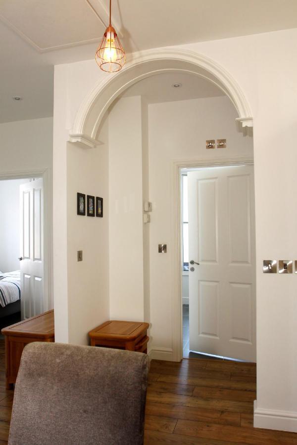 2 Yr Hen Fanc Apartment Аберерън Екстериор снимка